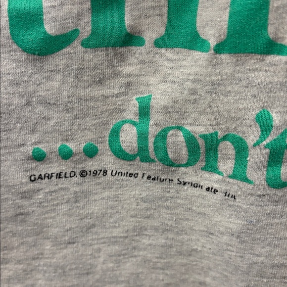 Vintage Garfield And Friends Jim Davis 1978 T-shirt Gray Cropped Unisex Size Med - Picture 3 of 7
